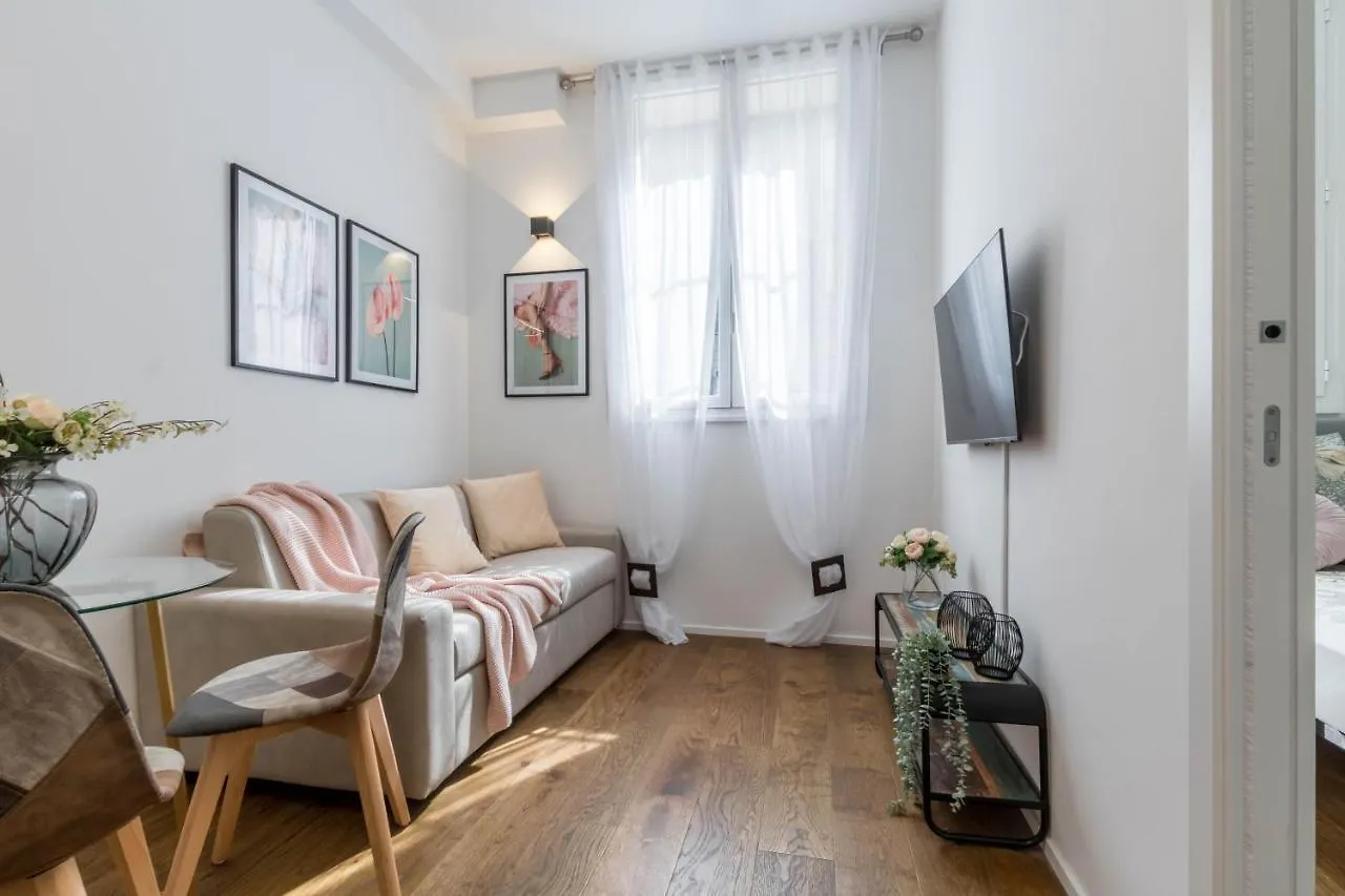 Central & Cozy Apartment In Milan Via Disciplini Italia